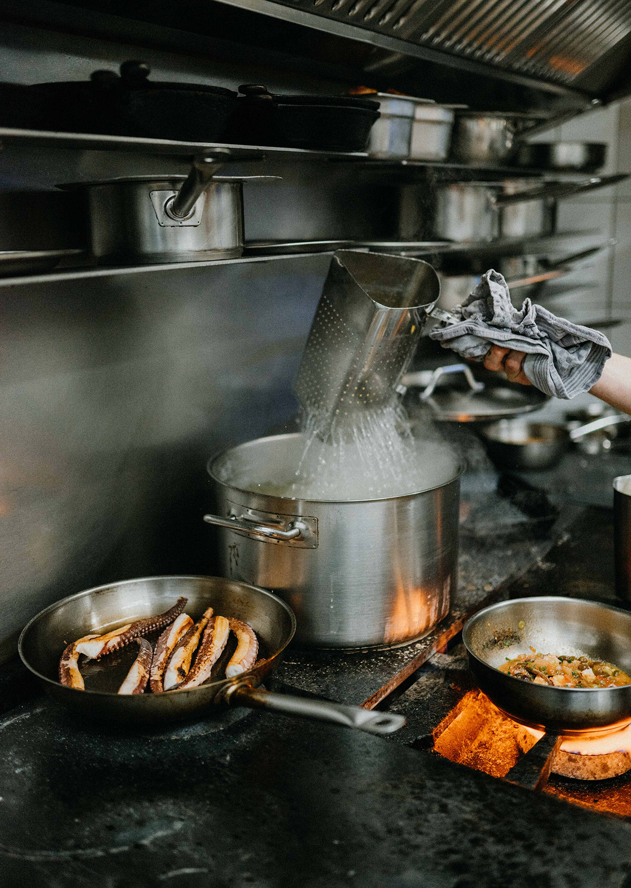 Nudeln werden gekocht